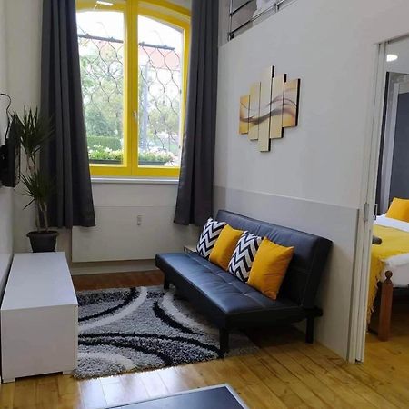 Lyly Apartment - Modern Apartment With Free Parking 프라하 외부 사진